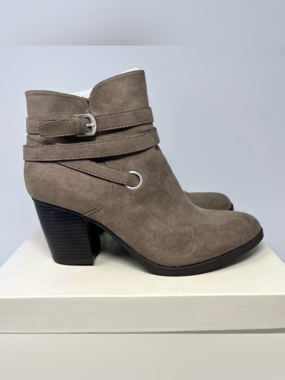 Sun+Stone Zolaa Bootie
Size 11